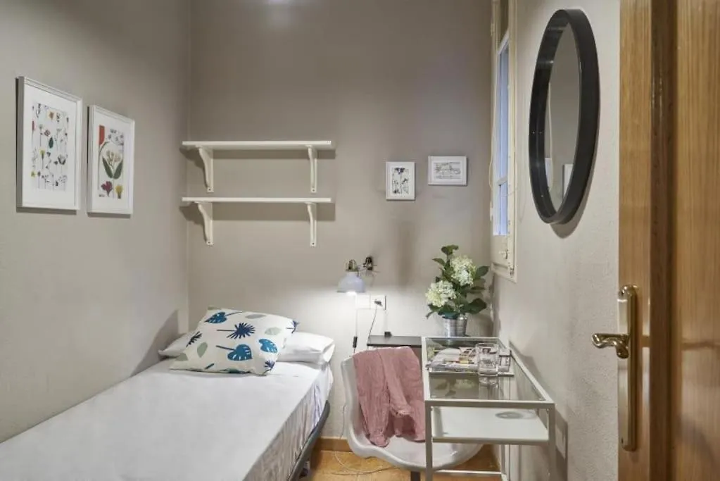 Bebarceloner Sants Apartments- 3 Bedroom Barcelona