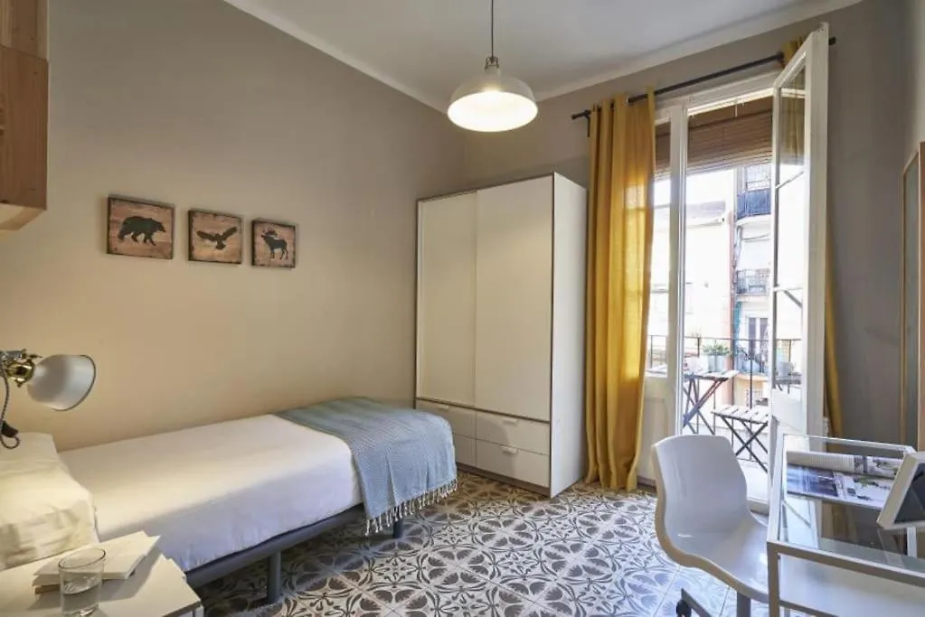 Bebarceloner Sants Apartments- 3 Bedroom Apartment